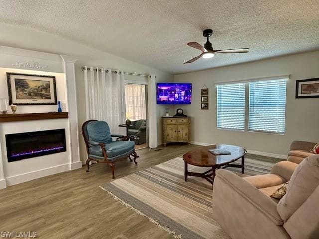 158 Seven Seas WAY # 158, NAPLES FL 34104-4