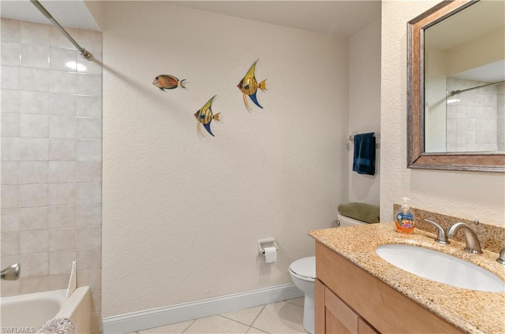 9845 Citadel LN # 207, BONITA SPRINGS FL 34135-21