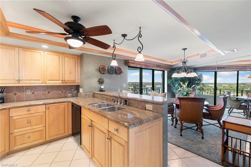 4451 Gulf Shore BLVD N 1704-33