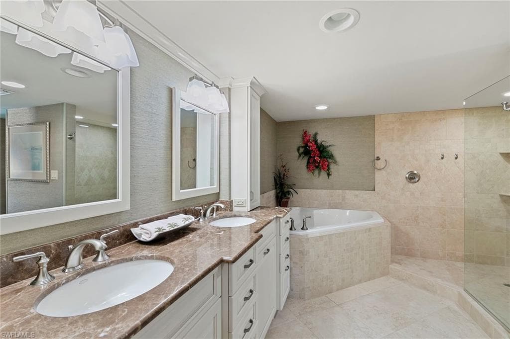 4451 Gulf Shore BLVD N 1704-14