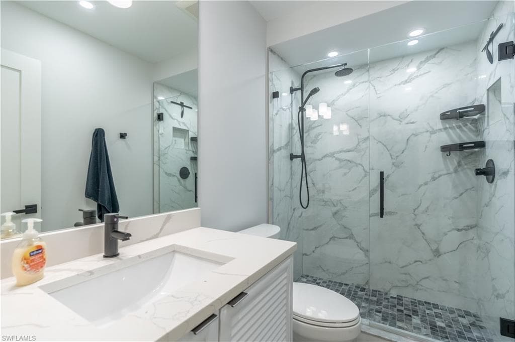 2237 River Reach DR, NAPLES FL 34104-12