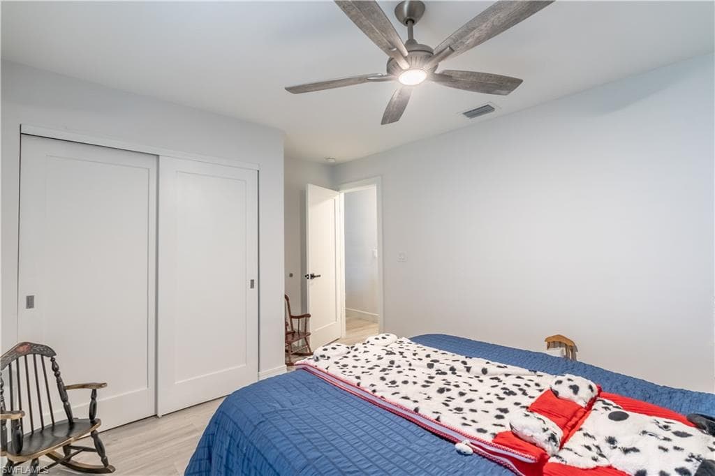 2237 River Reach DR, NAPLES FL 34104-11