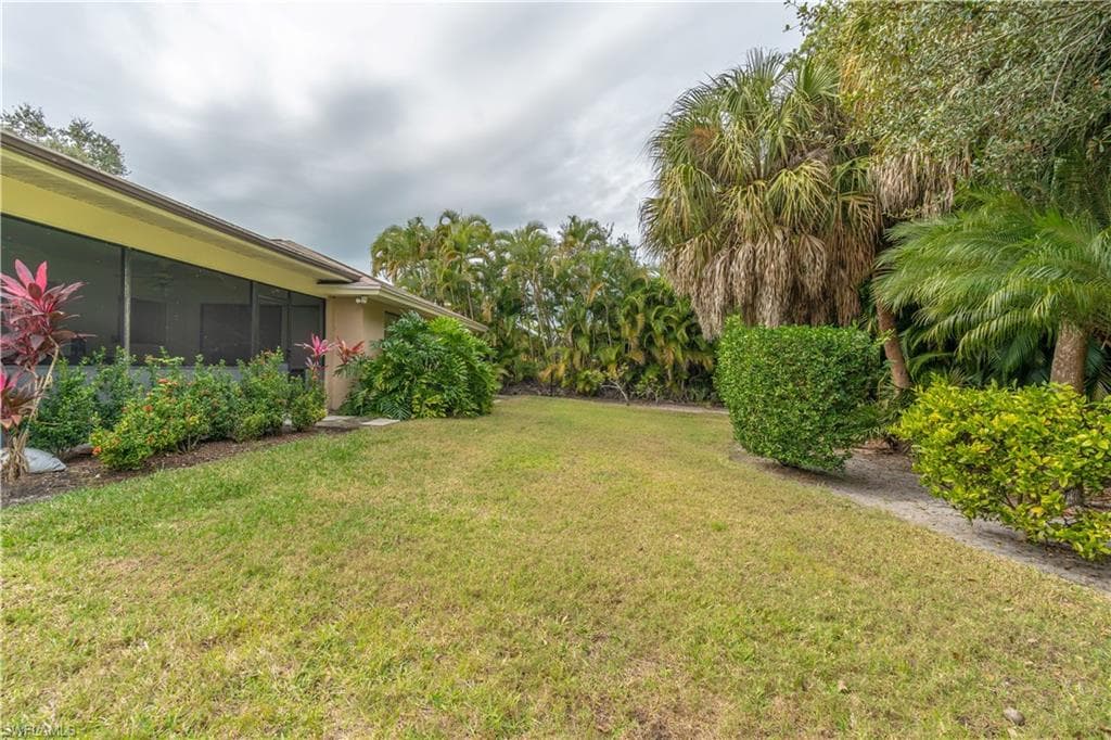 2237 River Reach DR, NAPLES FL 34104-29