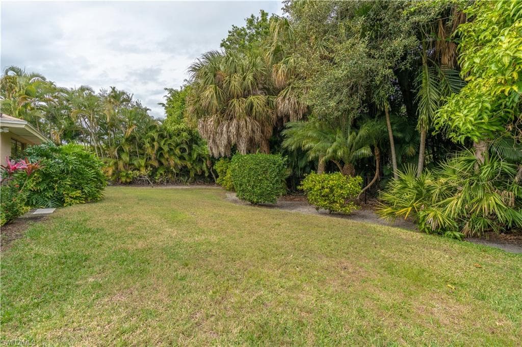 2237 River Reach DR, NAPLES FL 34104-28