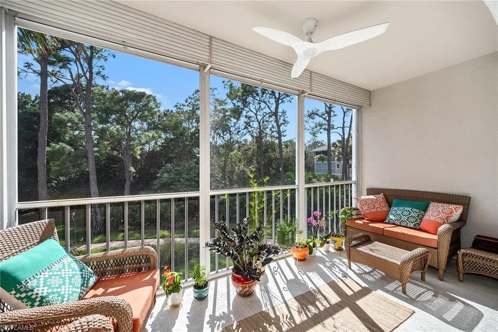 322 Sugar Pine LN # 322, NAPLES FL 34108-1