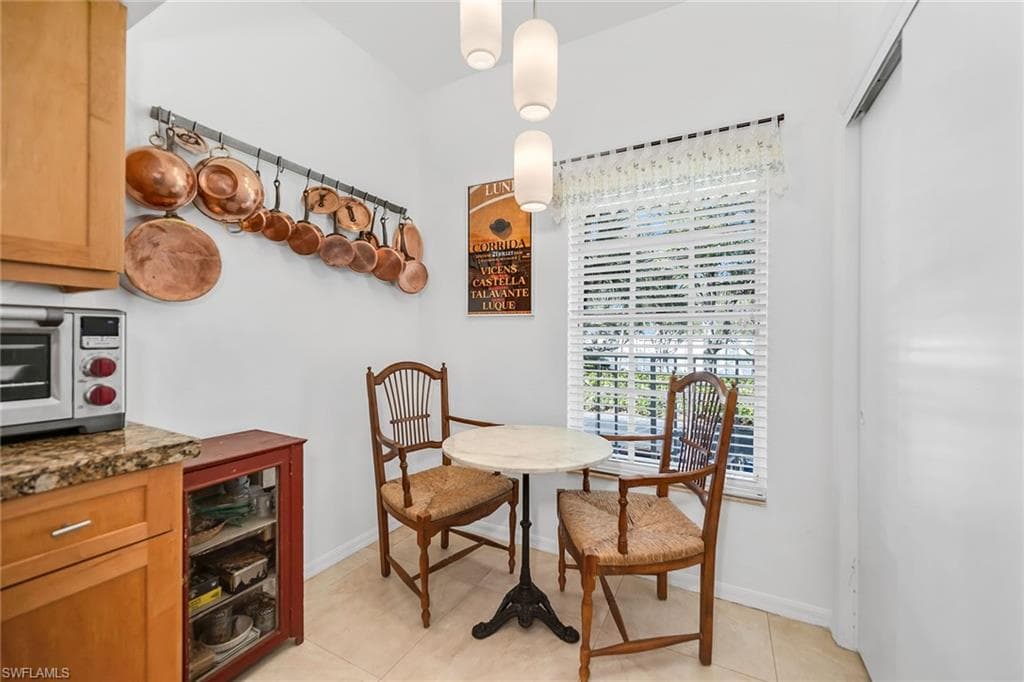 322 Sugar Pine LN # 322, NAPLES FL 34108-19