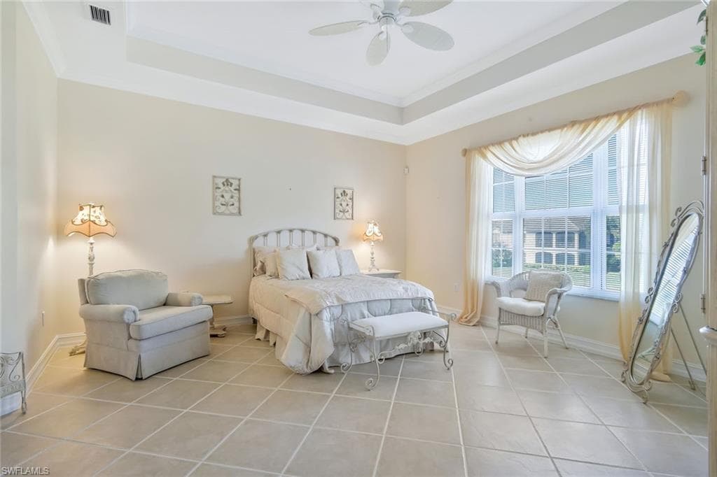 5025 Blauvelt WAY # 202, NAPLES FL 34105-11