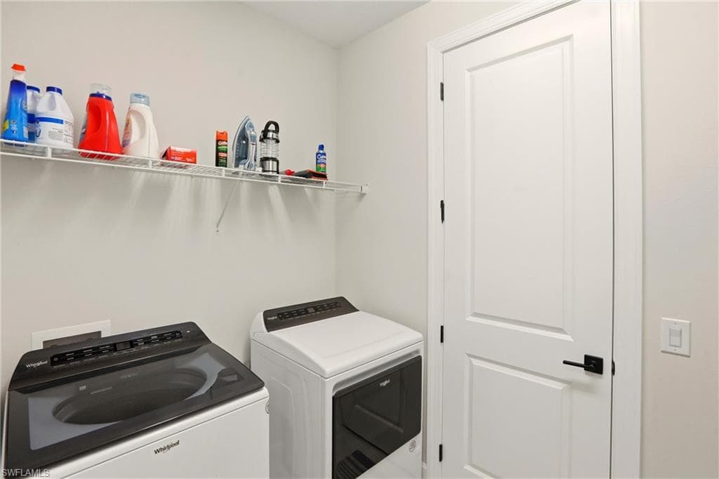 19648 Aqua View LN, FORT MYERS FL 33913-33