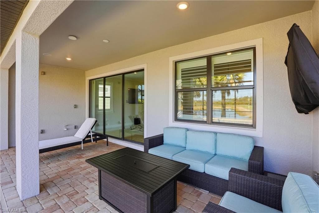 19648 Aqua View LN, FORT MYERS FL 33913-37