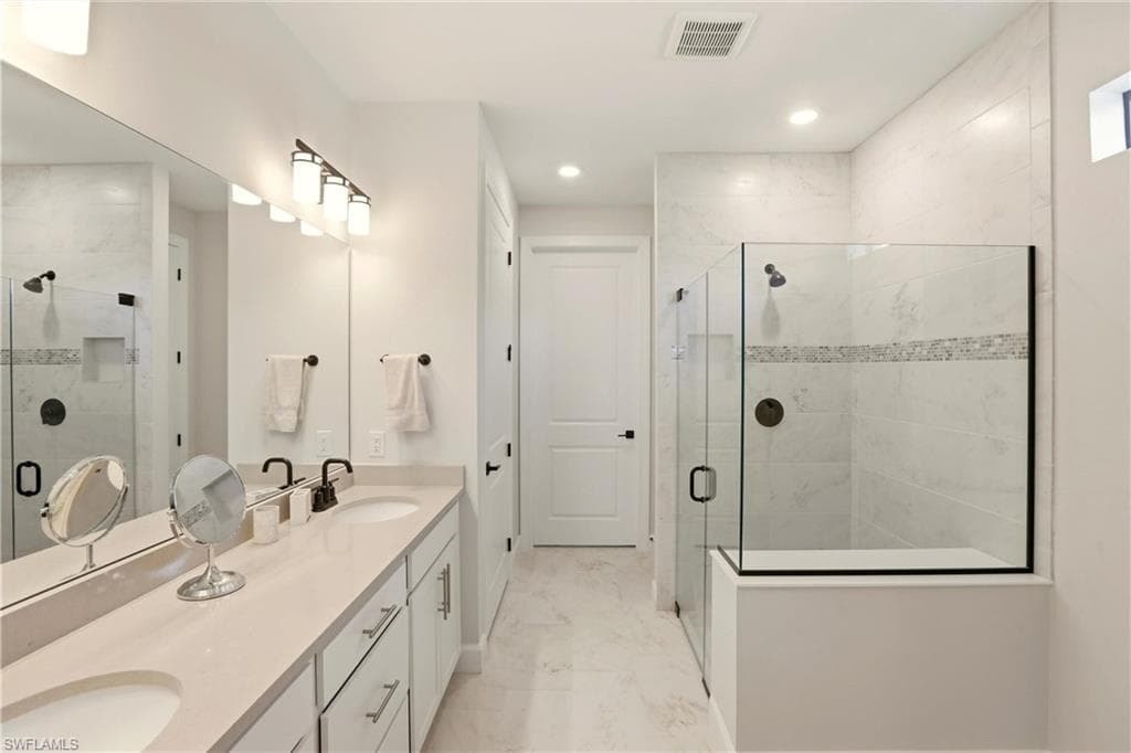 19648 Aqua View LN, FORT MYERS FL 33913-32