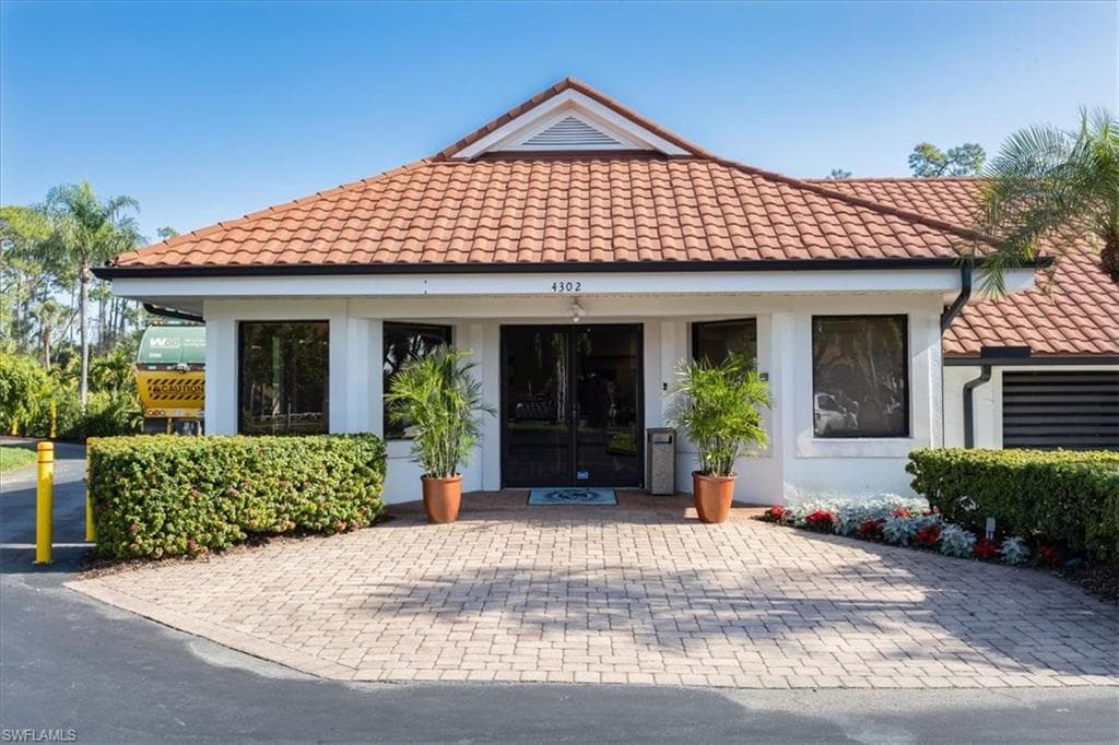 4198 Royal Wood BLVD-45