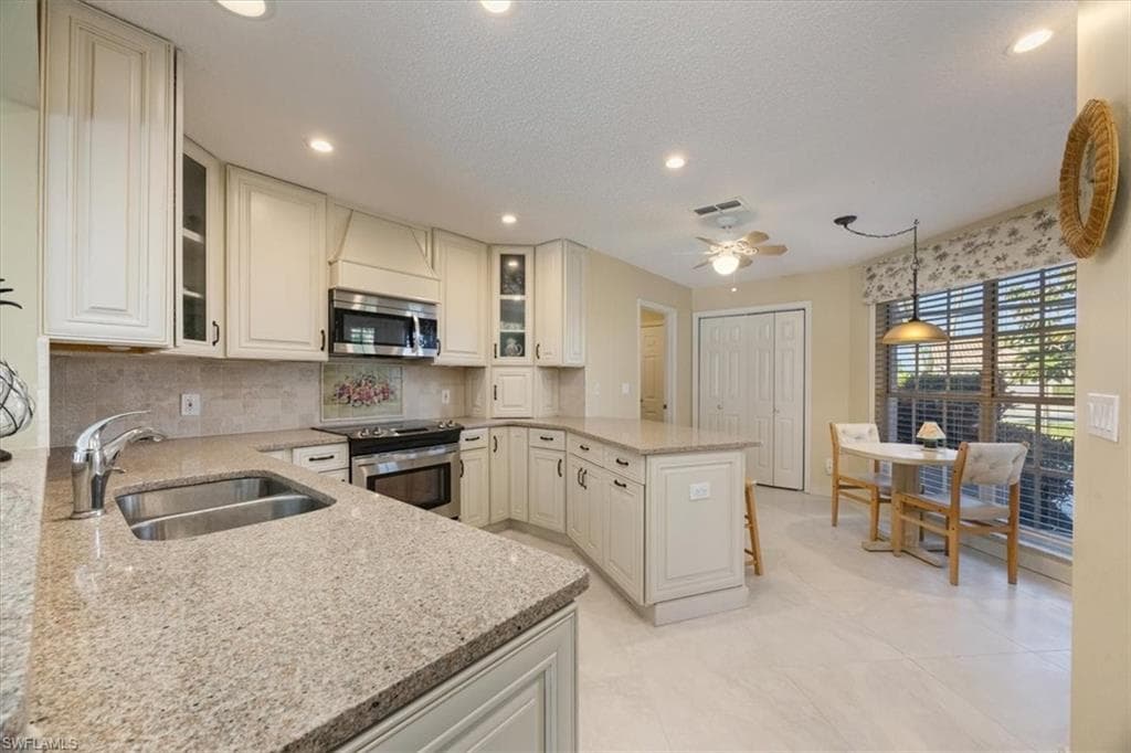 4198 Royal Wood BLVD-4