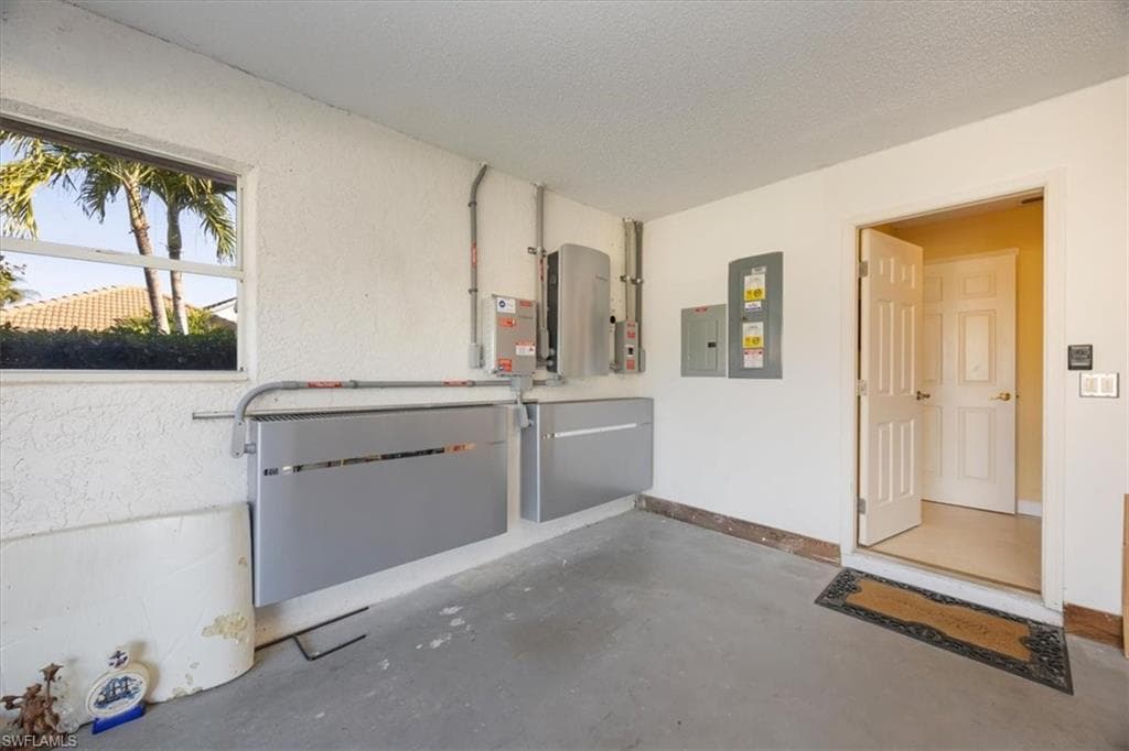 4198 Royal Wood BLVD-24