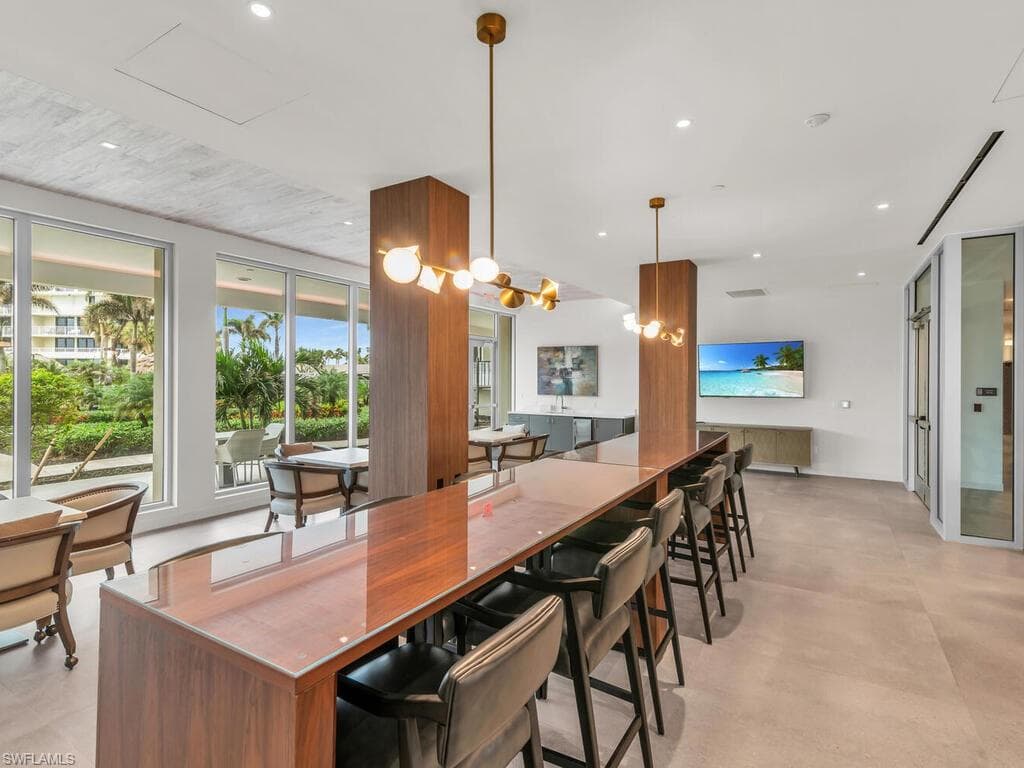 260 Seaview CT # 803, MARCO ISLAND FL 34145-30