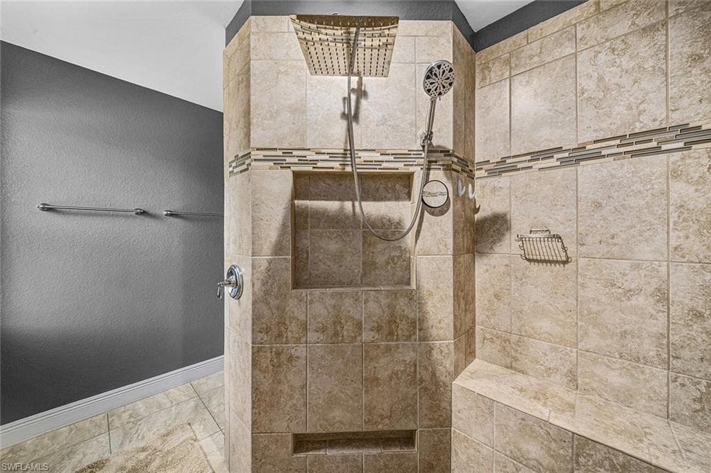 11210 Rabun Gap DR, NORTH FORT MYERS FL 33917-19