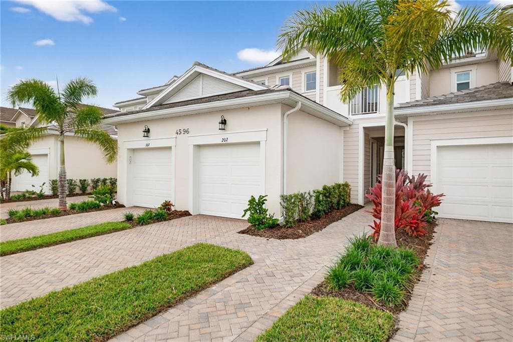 4596 Arboretum # 202, NAPLES FL 34112-1