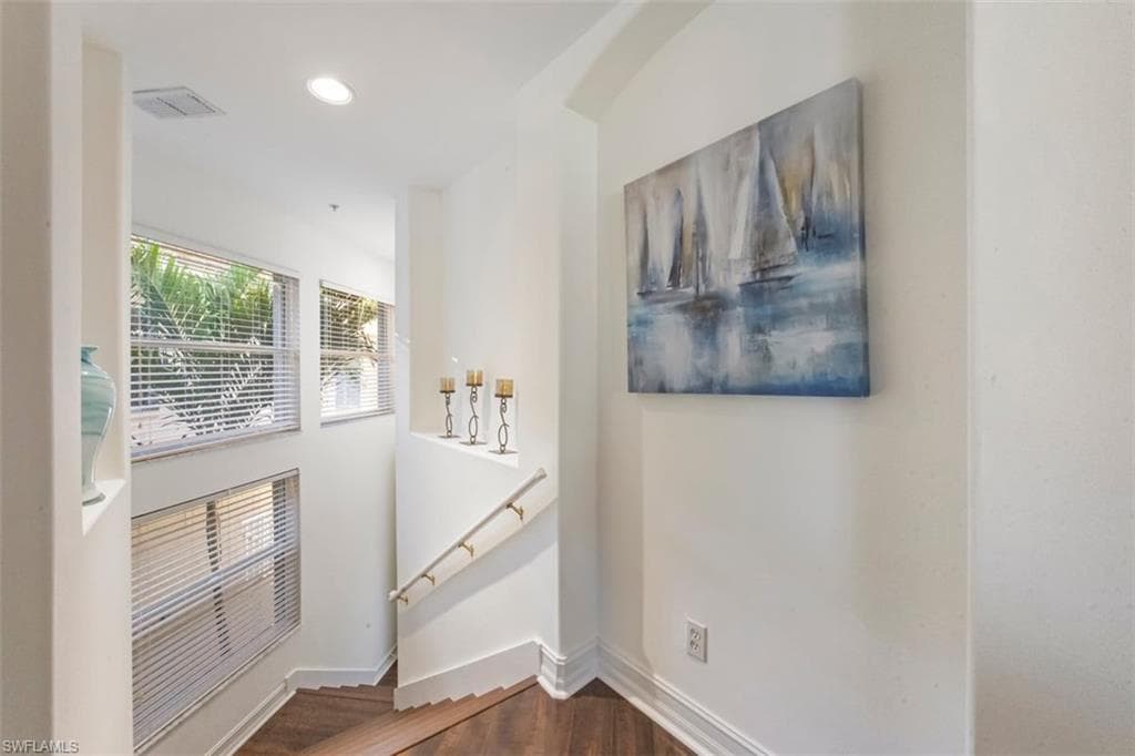 866 Carrick Bend CIR 201-6