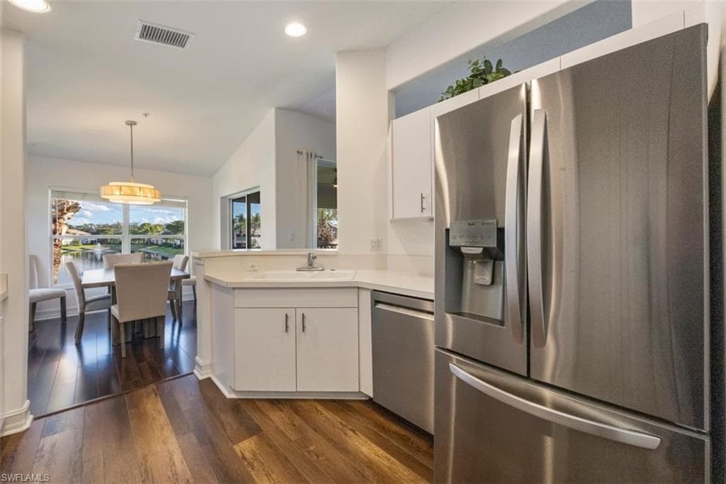 866 Carrick Bend CIR 201-9