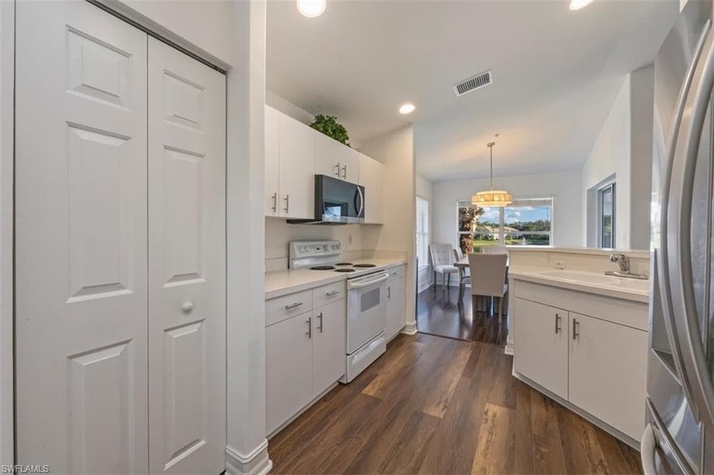 866 Carrick Bend CIR 201-10