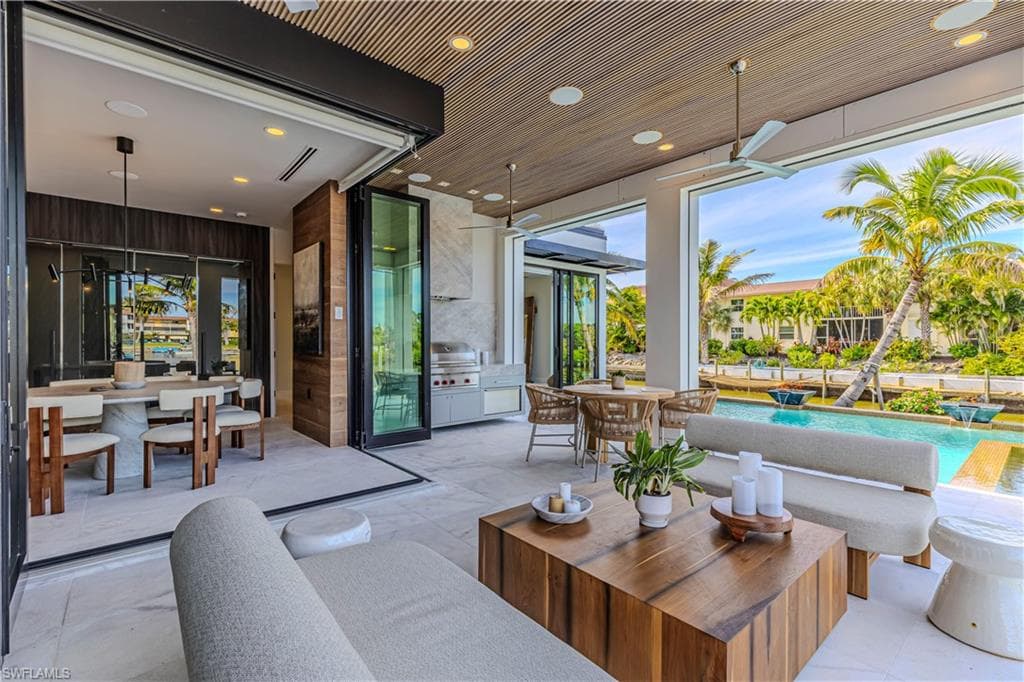 1100 Sandpiper ST, NAPLES FL 34102-12