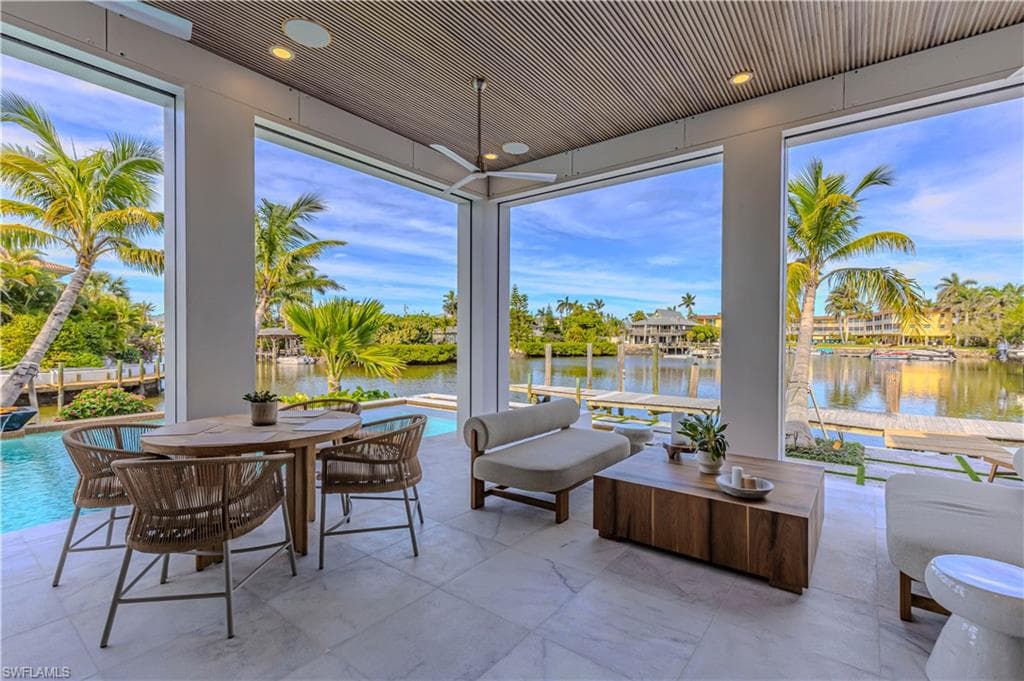 1100 Sandpiper ST, NAPLES FL 34102-11