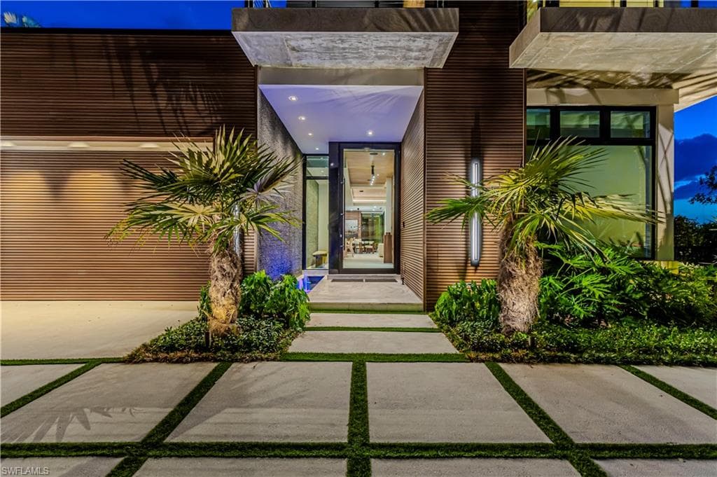 1100 Sandpiper ST, NAPLES FL 34102-14