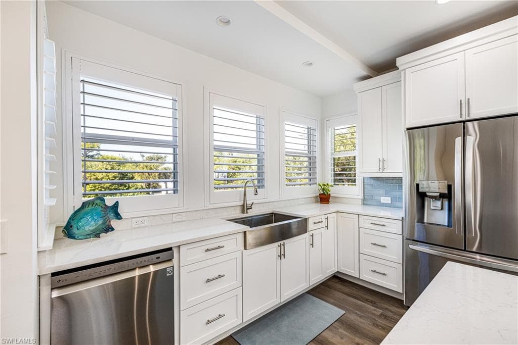 454 Sea Oats DR, SANIBEL FL 33957-9
