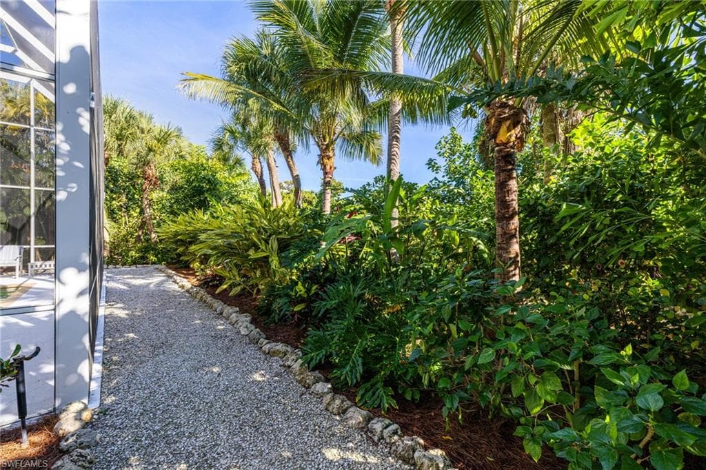 454 Sea Oats DR, SANIBEL FL 33957-39
