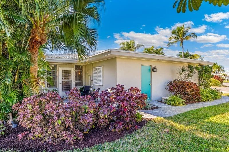 51 Hilo CT # 51, NAPLES FL 34112-12