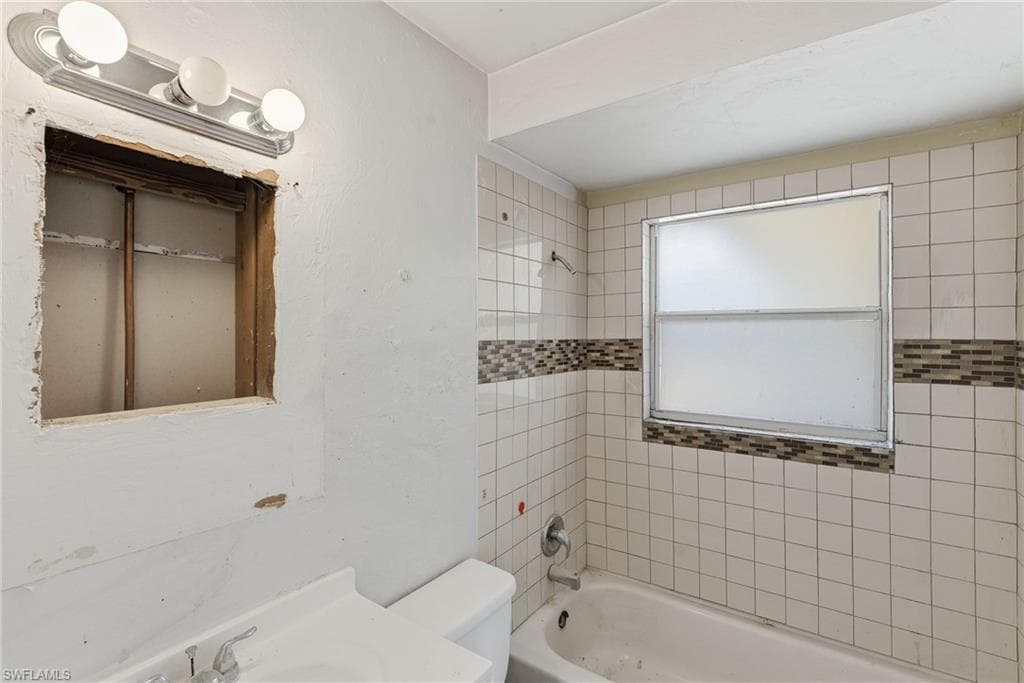 2414 Braman AVE, FORT MYERS FL 33901-17