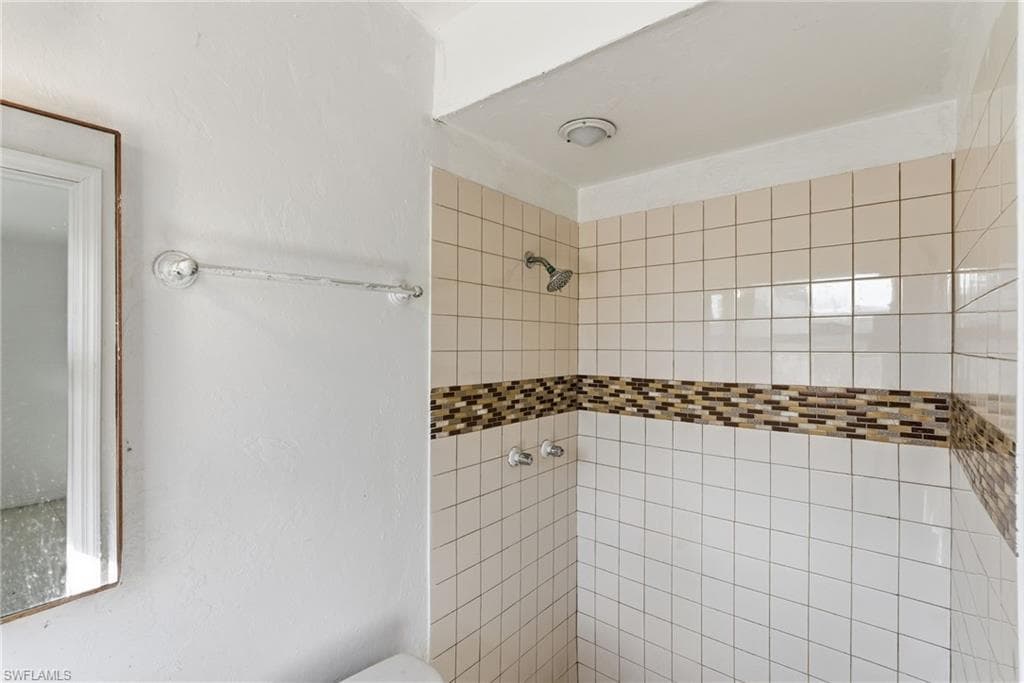 2414 Braman AVE, FORT MYERS FL 33901-18