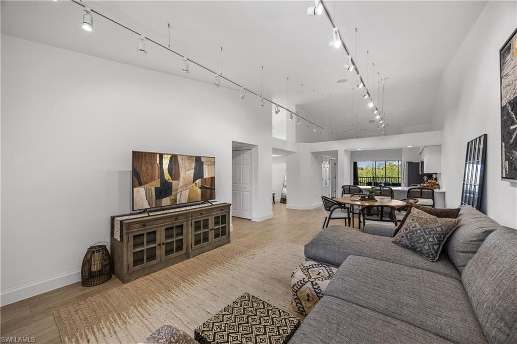 28871 Bermuda Lago CT # 304, BONITA SPRINGS FL 34134-5