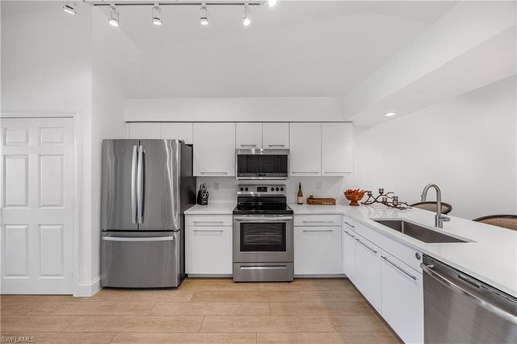 28871 Bermuda Lago CT # 304, BONITA SPRINGS FL 34134-12