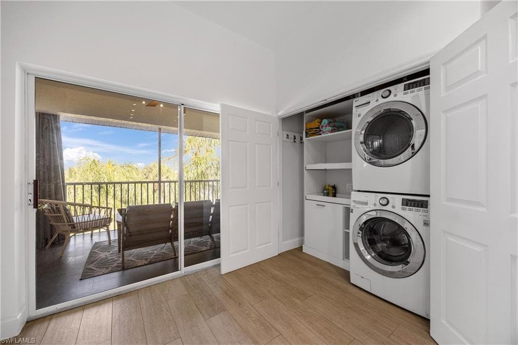 28871 Bermuda Lago CT # 304, BONITA SPRINGS FL 34134-16