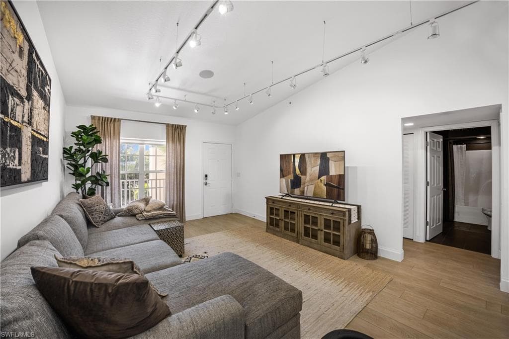 28871 Bermuda Lago CT # 304, BONITA SPRINGS FL 34134-4