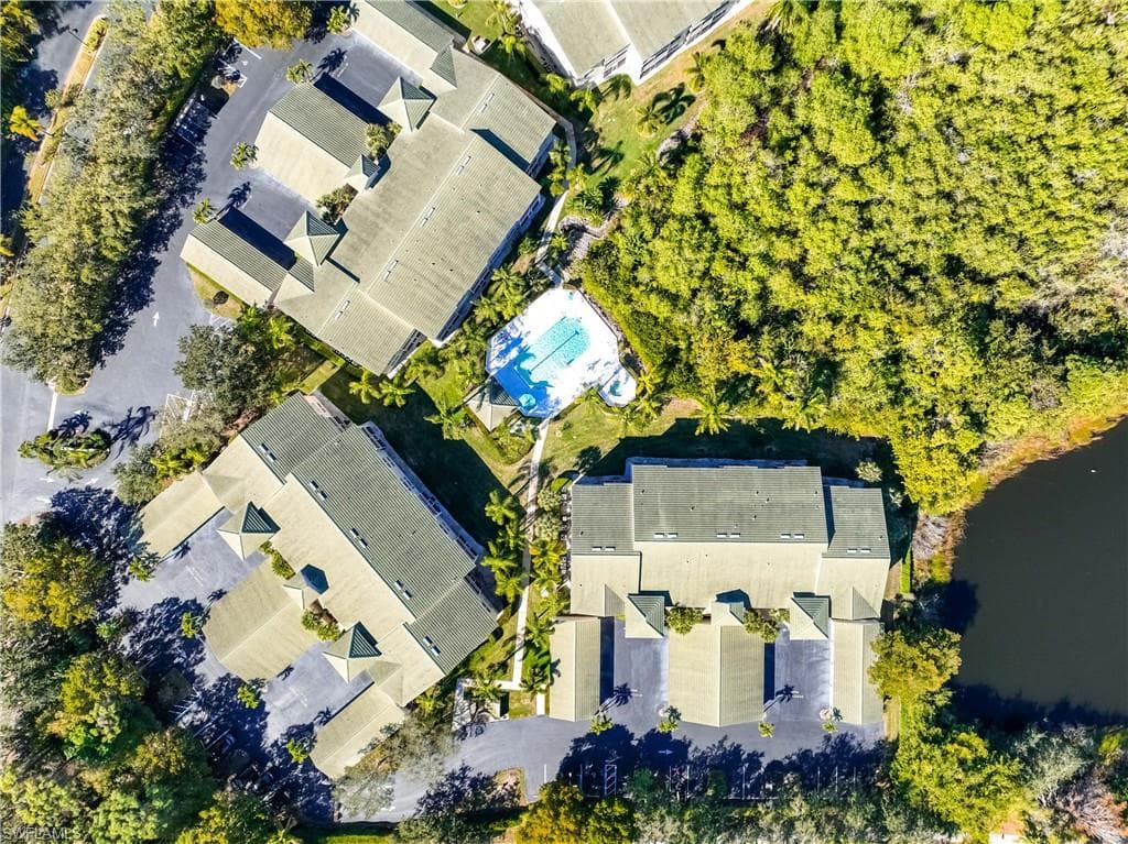 28871 Bermuda Lago CT # 304, BONITA SPRINGS FL 34134-37