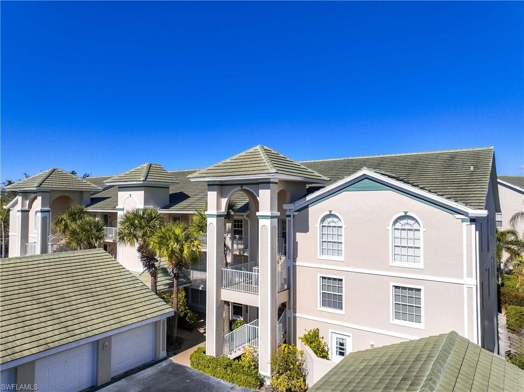 28871 Bermuda Lago CT # 304, BONITA SPRINGS FL 34134-39