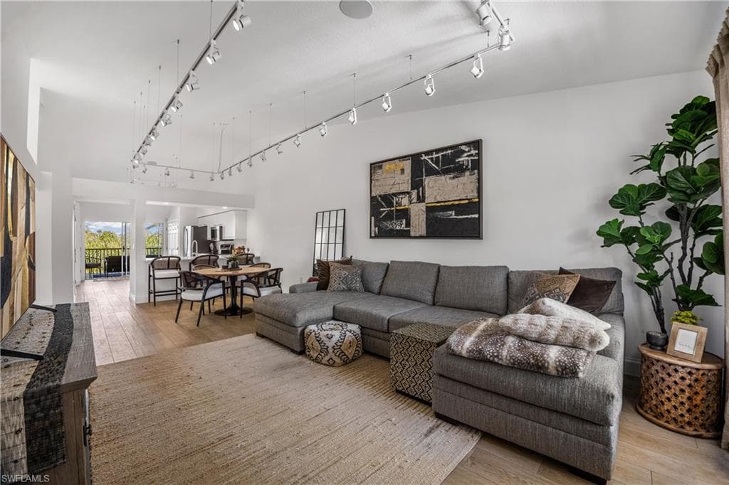 28871 Bermuda Lago CT # 304, BONITA SPRINGS FL 34134-3