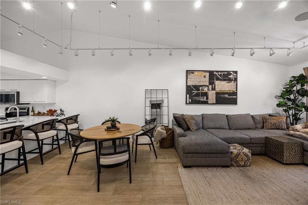 28871 Bermuda Lago CT # 304, BONITA SPRINGS FL 34134-7