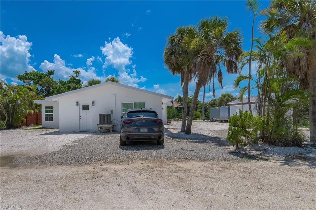 450 Birdsong PL, SANIBEL FL 33957-23