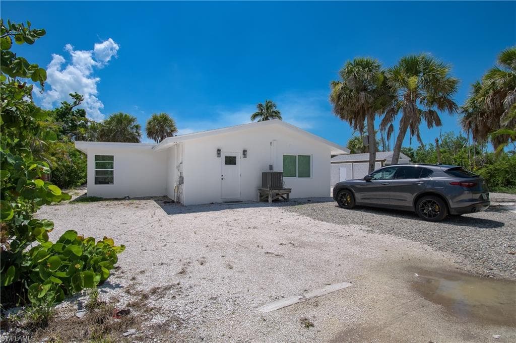 450 Birdsong PL, SANIBEL FL 33957-24