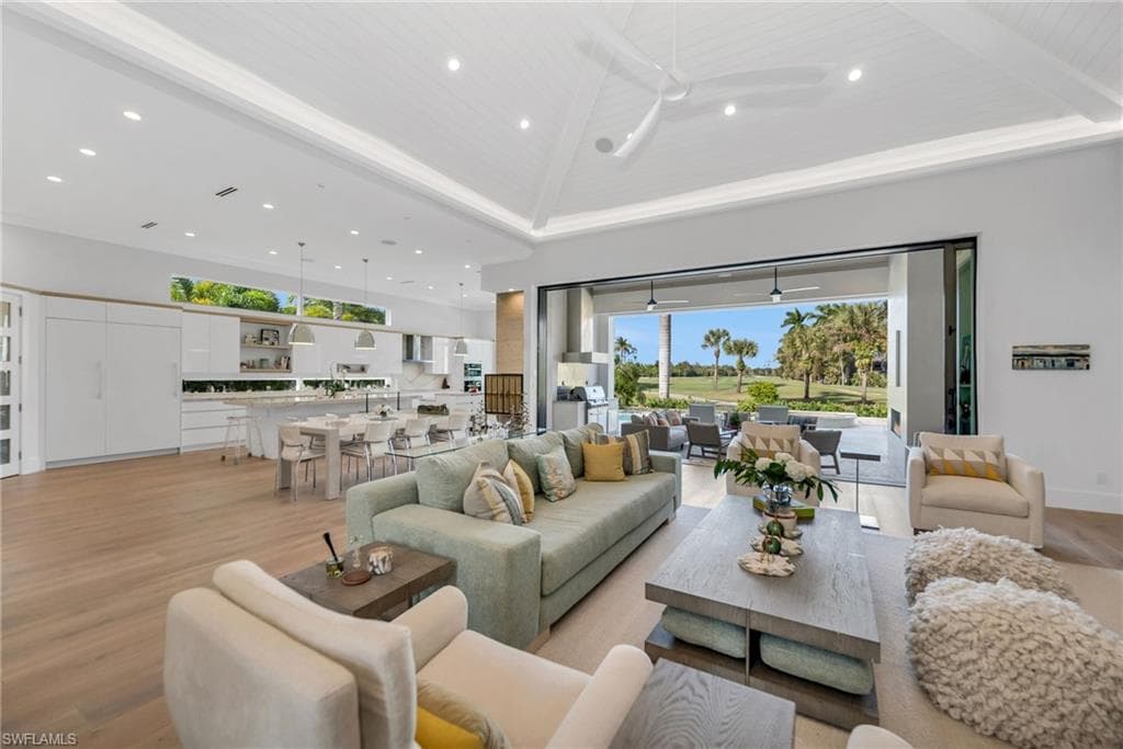 1671 Vinland WAY, NAPLES FL 34105-4