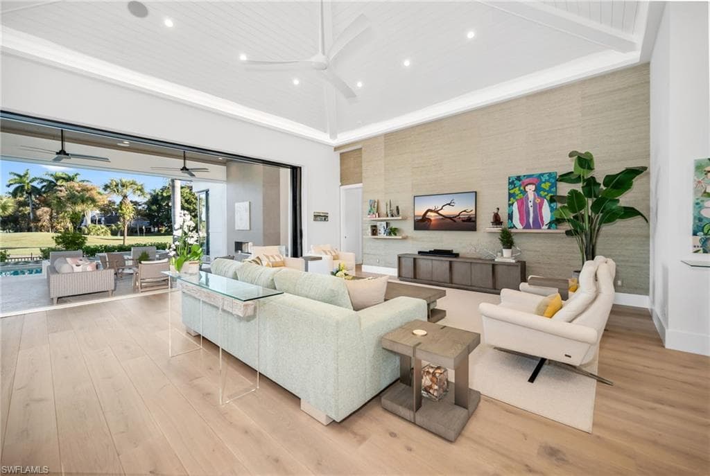 1671 Vinland WAY, NAPLES FL 34105-9