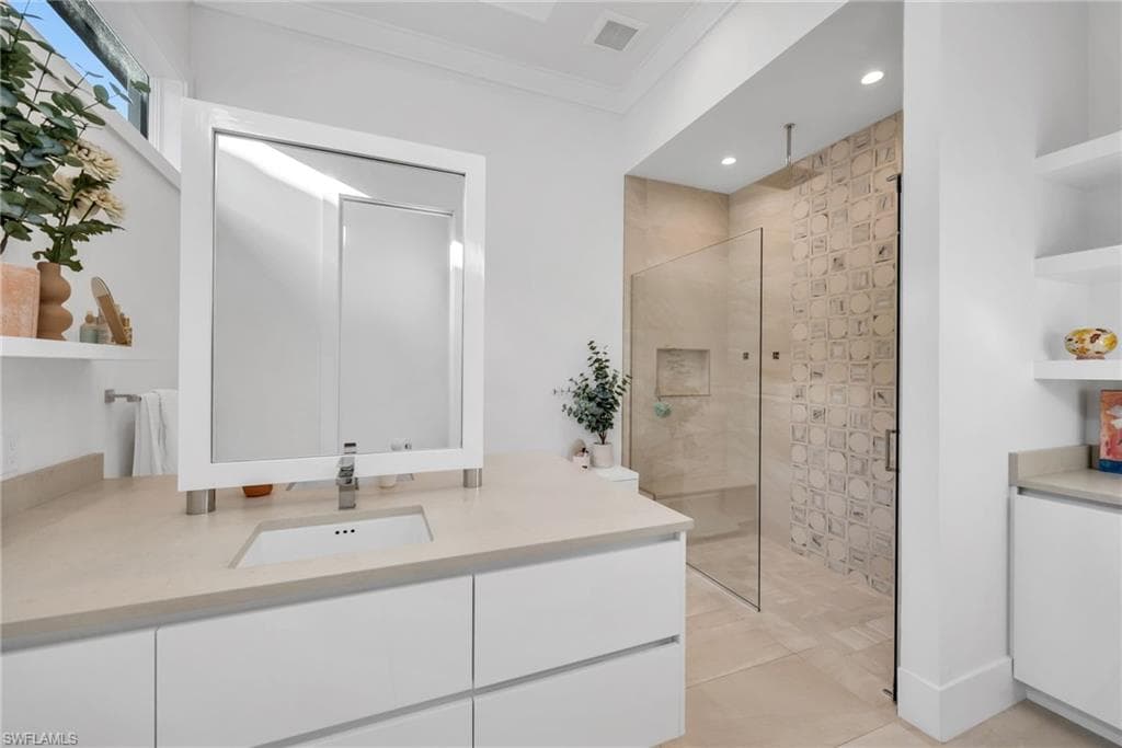 1671 Vinland WAY, NAPLES FL 34105-14