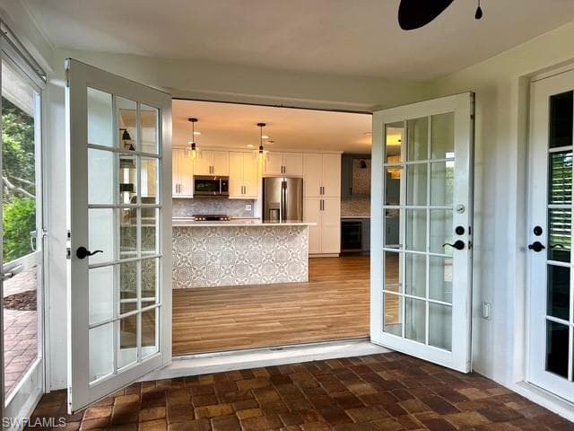 321 Burning Tree DR, NAPLES FL 34105-5