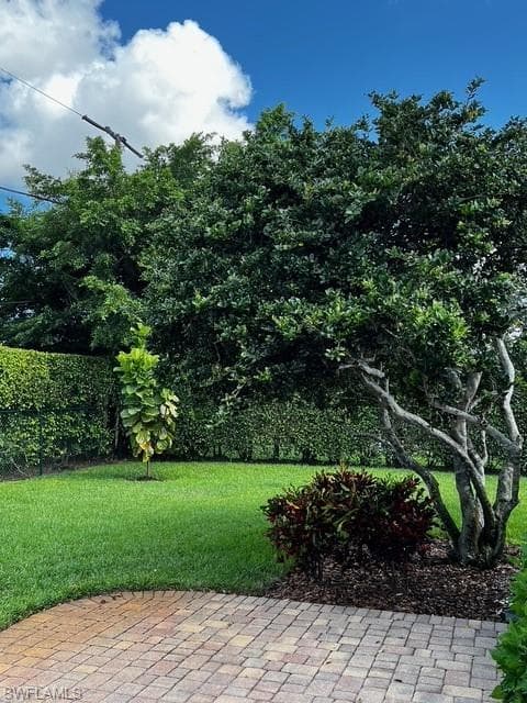 321 Burning Tree DR, NAPLES FL 34105-20