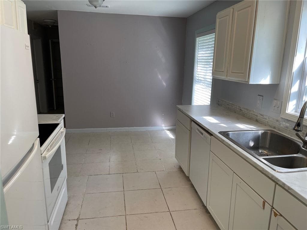 318 Leawood CIR, NAPLES FL 34104-4