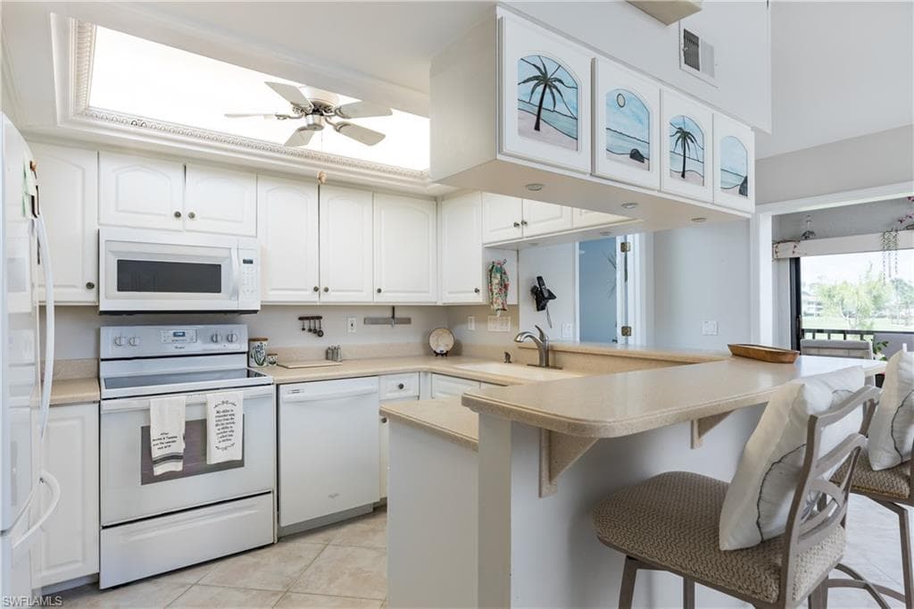 5825 Trailwinds DR # 425, FORT MYERS FL 33907-5