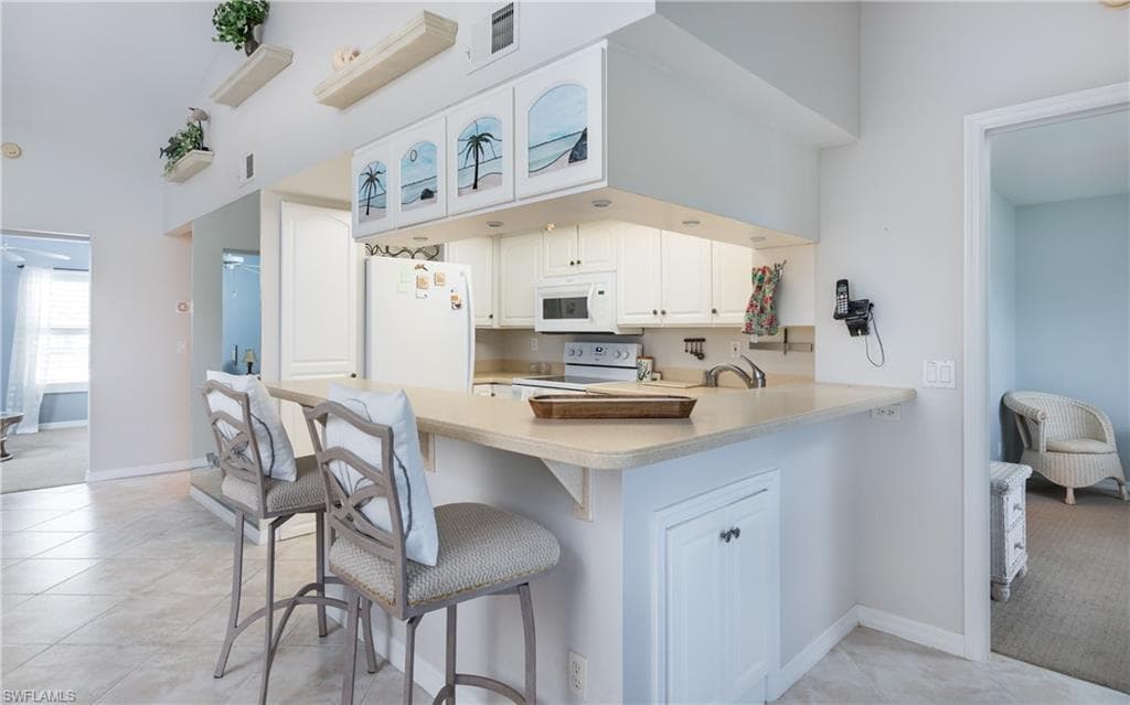 5825 Trailwinds DR # 425, FORT MYERS FL 33907-6