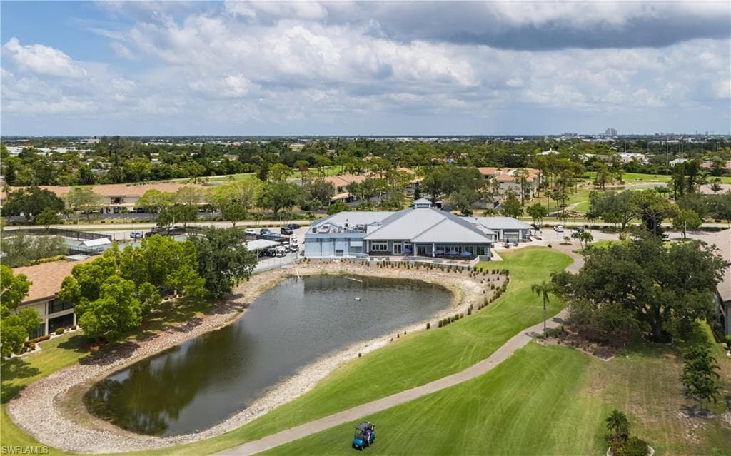 5825 Trailwinds DR # 425, FORT MYERS FL 33907-2